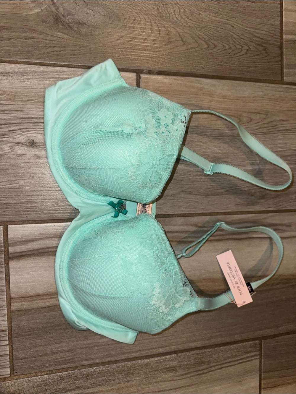 Victoria's Secret Mint Green Lace T-Shirt Bra